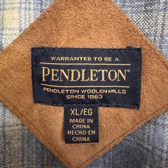 Pendleton Women’s Softshell Fuzzy Full
Zip Sherpa Jacket Beige Heather
Size XL - Picture 9 of 9